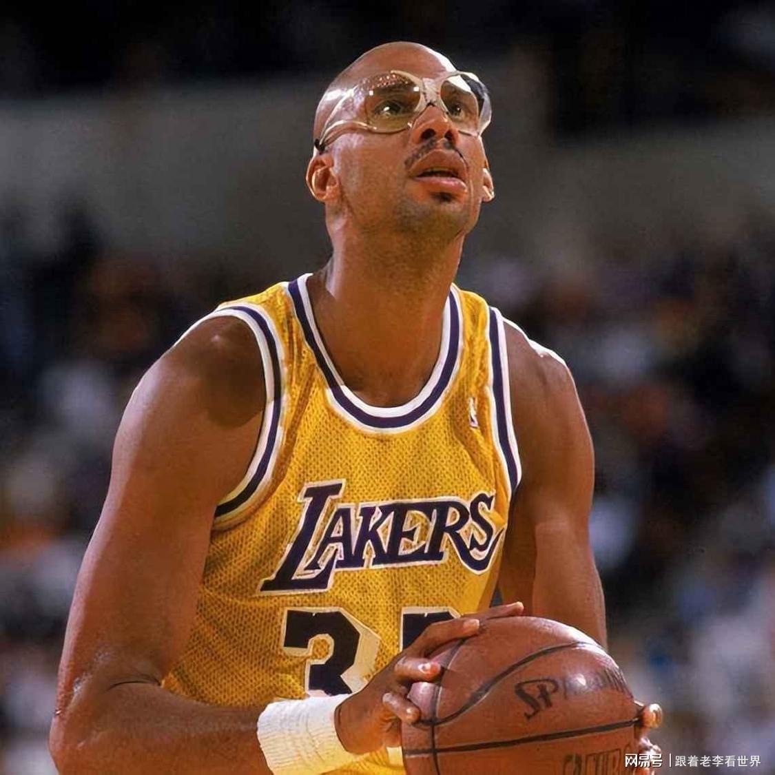 巴斯家族的湖人时代结束了