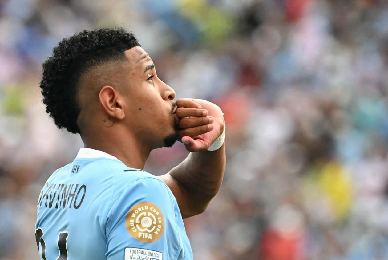 开云APP-英媒:热刺关窗前一直在尝试签下萨维尼奥,但被瓜迪奥拉阻止