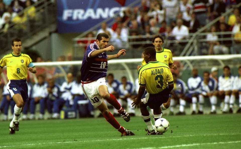 开云官网-法国历史最佳阵容发布:本泽马、坎特落选?评选标准引爆争议