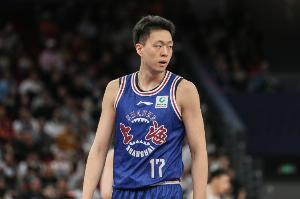 开云-上季曾加盟西丙球队!沪记:上海球员张知垚新赛季转会至北京首钢